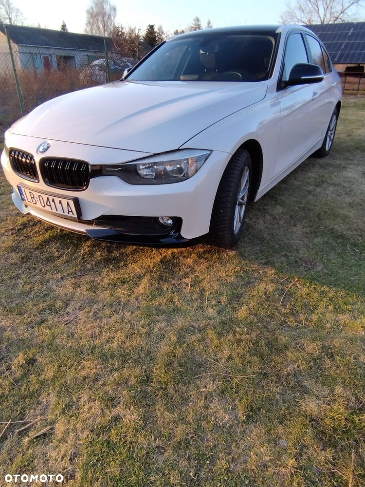 BMW Seria 3 318d - 14