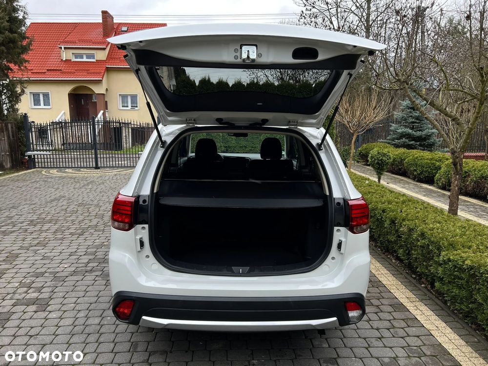 Mitsubishi Outlander 2.0 2WD Edition 100 - 12