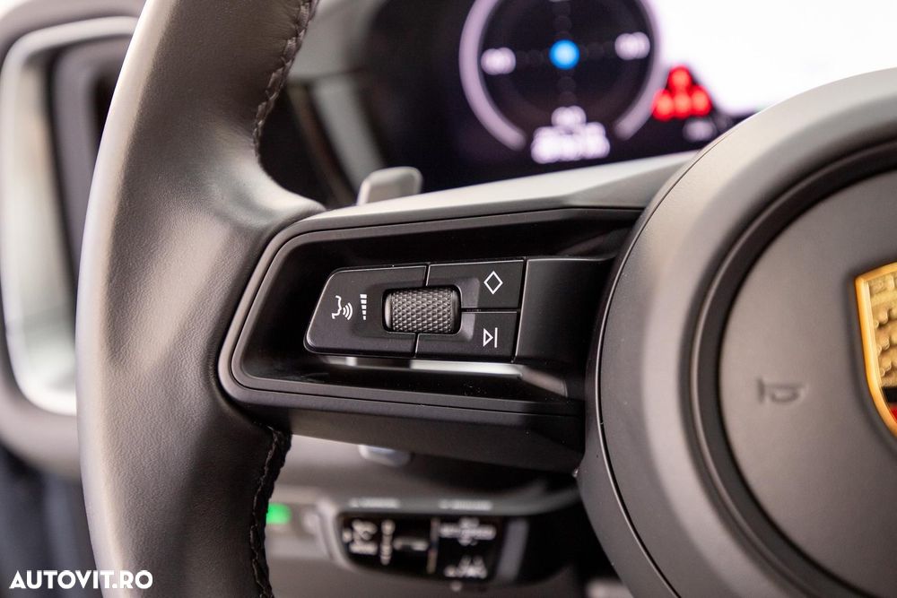 Porsche Cayenne Coupe S E-Hybrid - 29