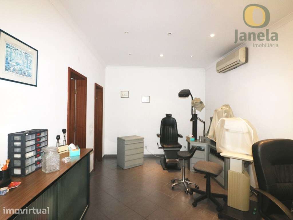 Consultório médico, no Centro de Olhão - Grande imagem: 4/8