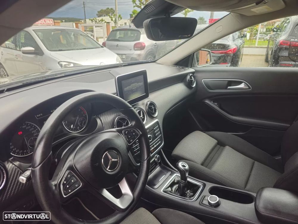 Mercedes-Benz GLA 180 d Style - 8