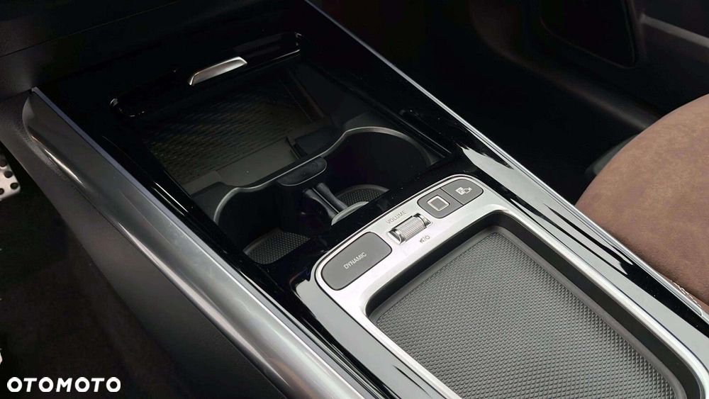 Mercedes-Benz GLA 200 AMG Line - 14