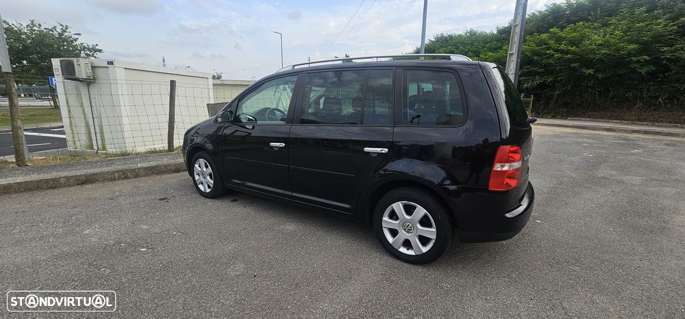 VW Touran 2.0 TDI Highline 7L - 39