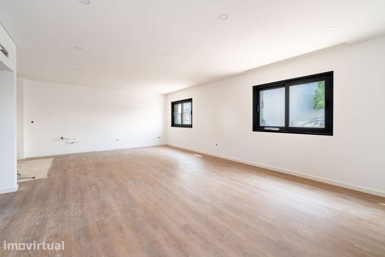 Andar-moradia T2 totalmente remodelado no centro de Valbom - Gondomar - Grande imagem: 4/29