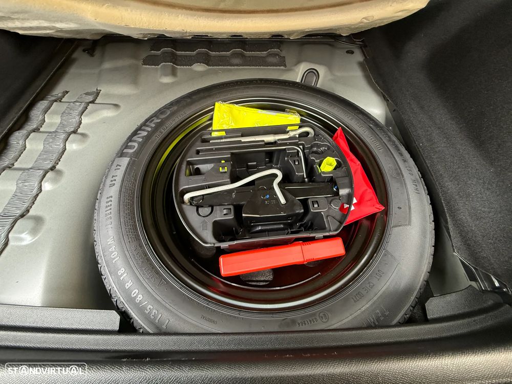 DS DS7 BlueHDI 130 Aut. Performance Line - 44