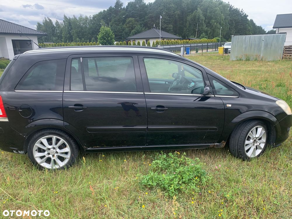 Opel Zafira 1.8 Easytronic Cosmo - 3