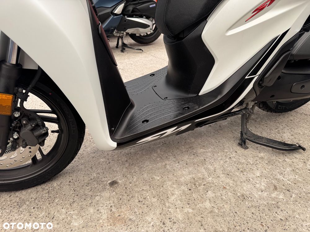 Honda SH - 17