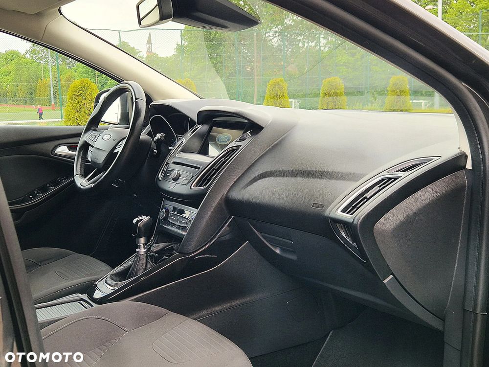 Ford Focus 1.5 EcoBlue STart-Stopp-System TITANIUM - 24
