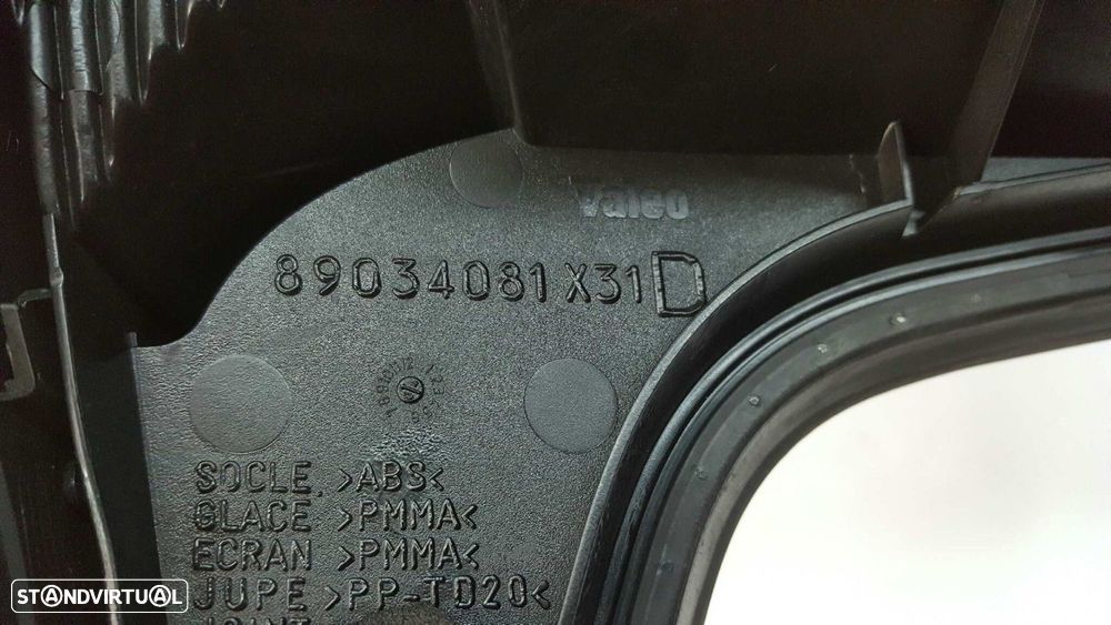 FAROLIM TRASEIRO DIREITO CITROEN C5 BERLINA LX (E) - 4