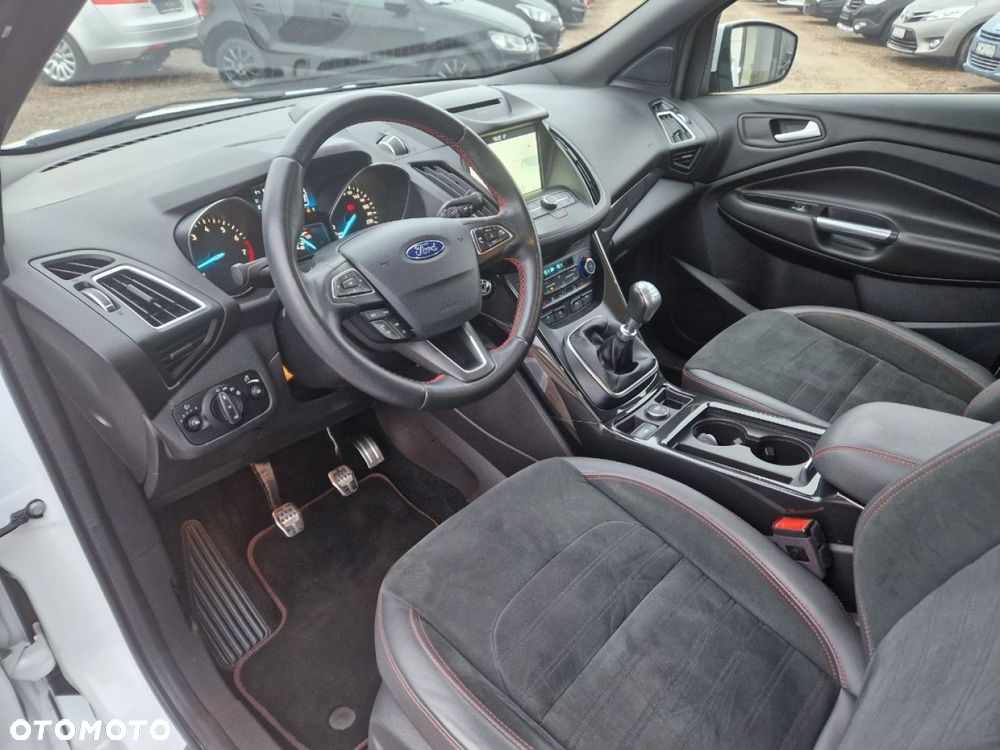 Ford Kuga 1.5 EcoBoost 2x4 ST-Line - 6