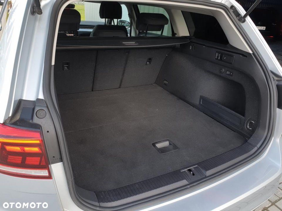 Volkswagen Passat - 33