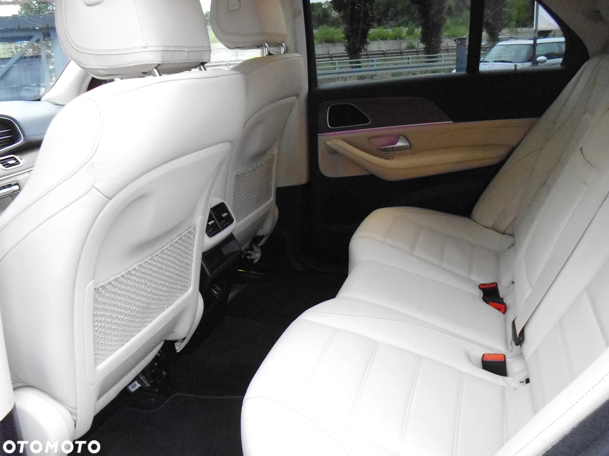 Mercedes-Benz GLE - 13