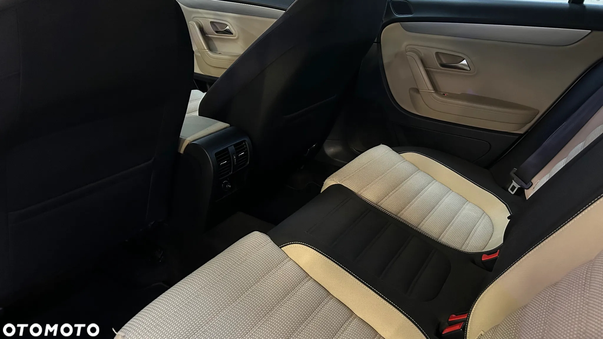 Volkswagen CC 1.4 TSI BMT DSG - 41