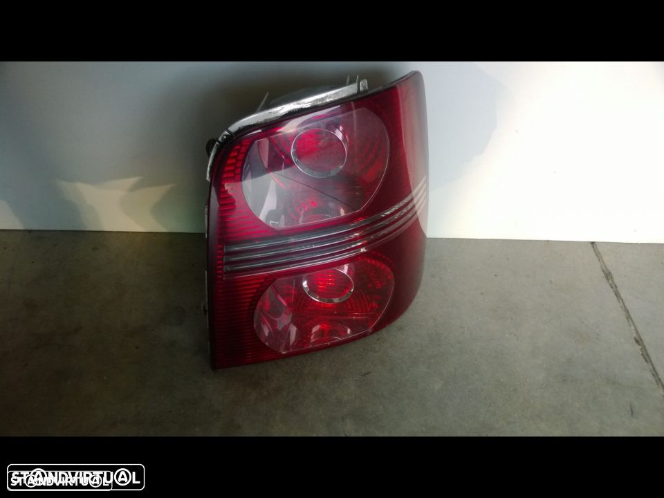 Farolim Vw Touran 2010 - 1