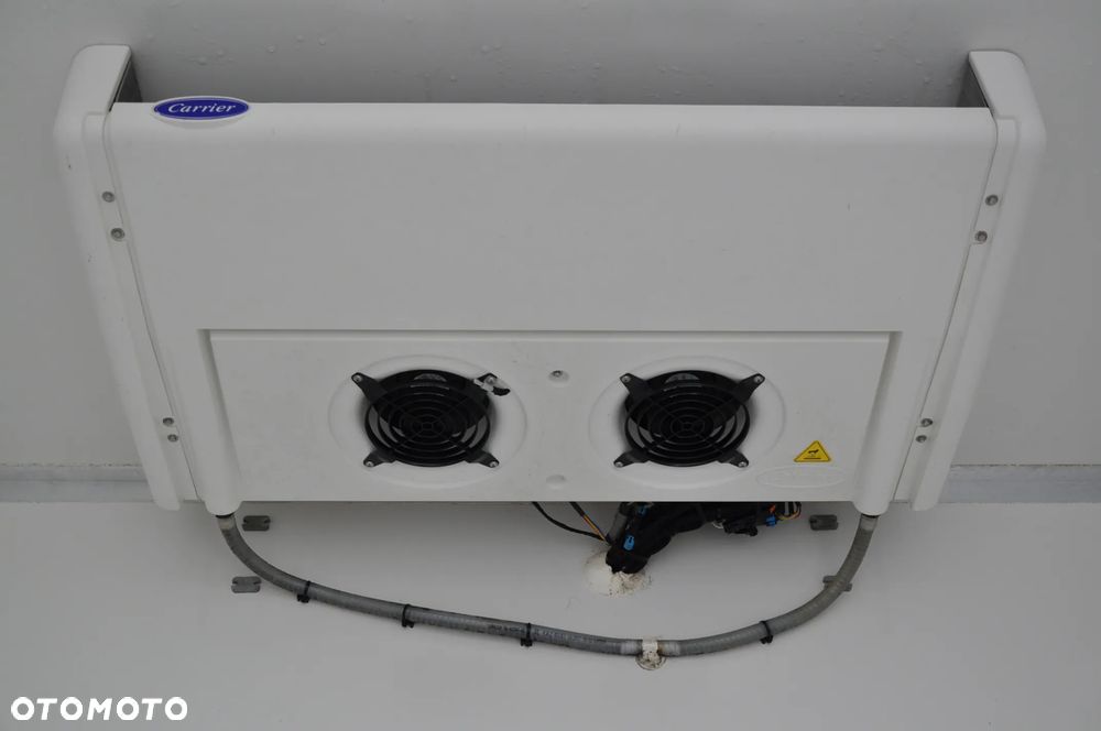 Iveco DAILY AUTOMAT CHŁODNIA MROŹNIA IZOTERMA CARRIER HI-MATIC NA BLIŹNIAKU KRAJOWE BEZWYPADKOWE ZASILANIE ZEWNETRZNE 230 V - 34