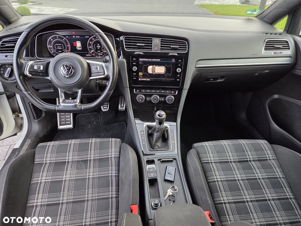 Volkswagen Golf GTD (BlueMotion Technology) - 10
