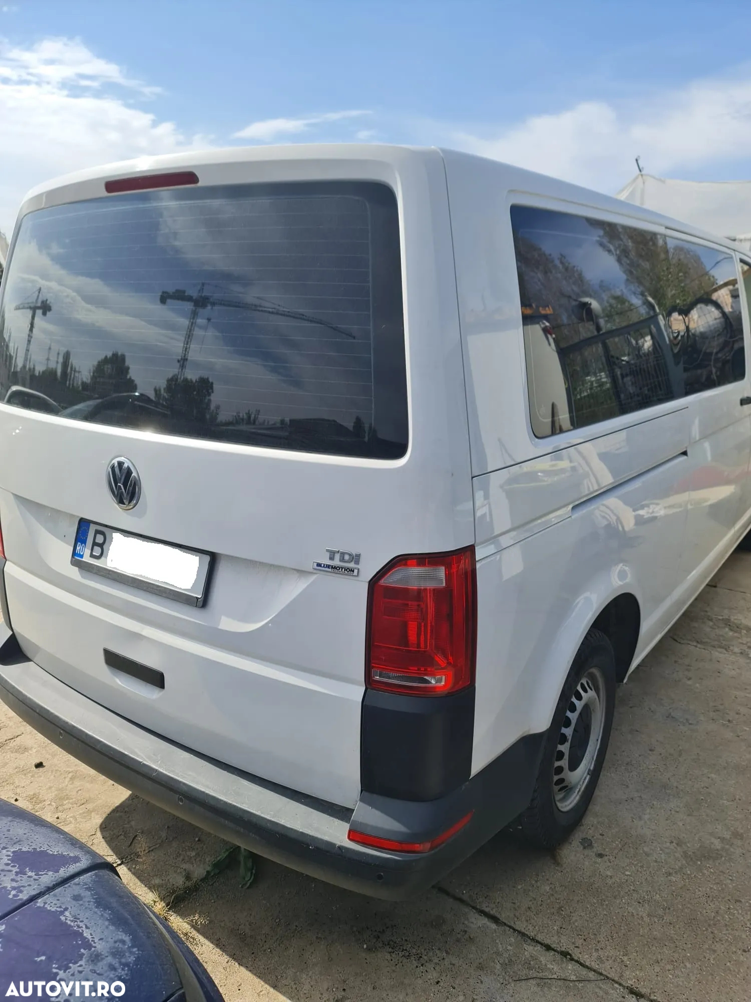 Volkswagen Transporter - 2