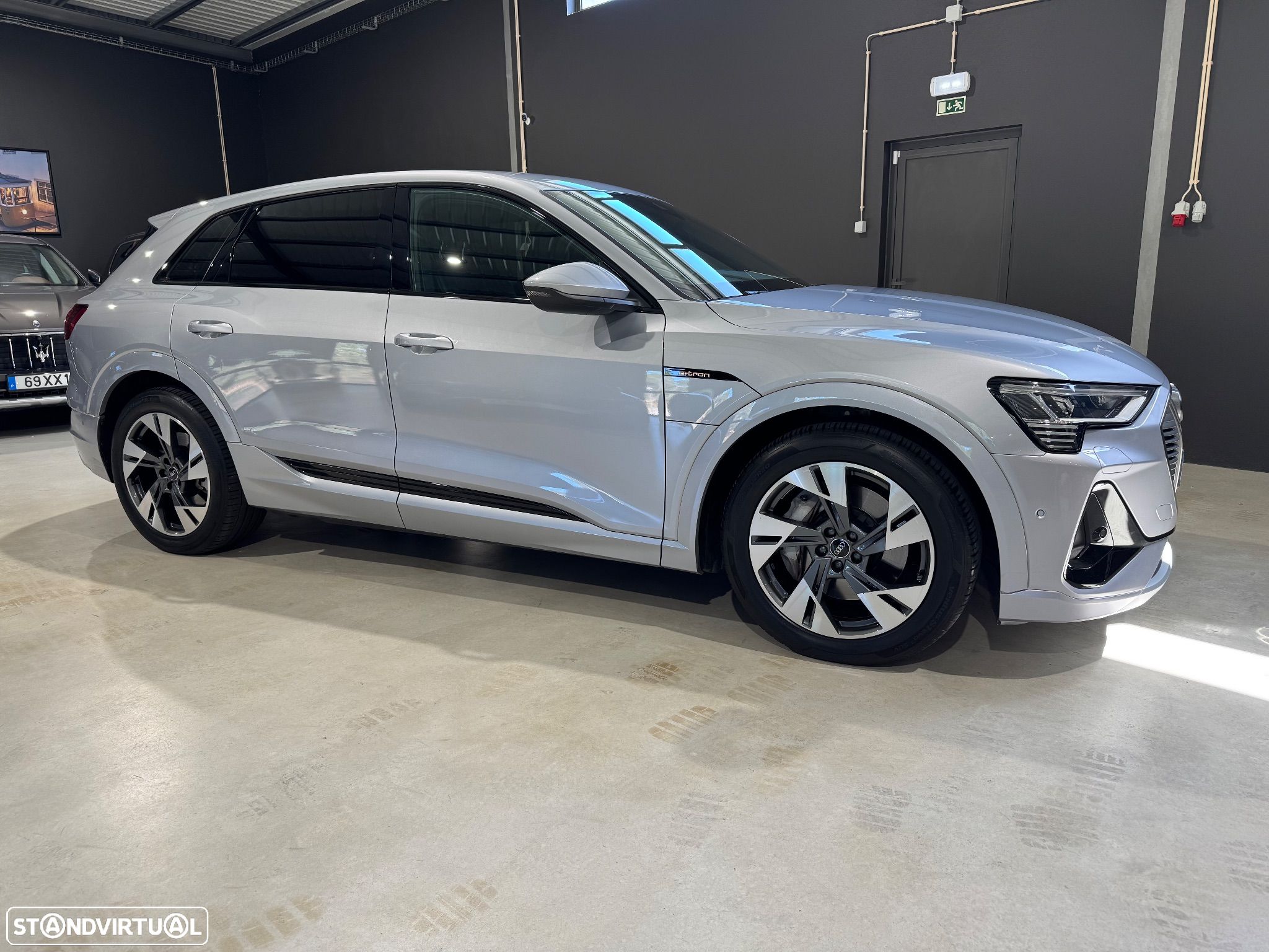 Audi e-tron 55 quattro S line - 1