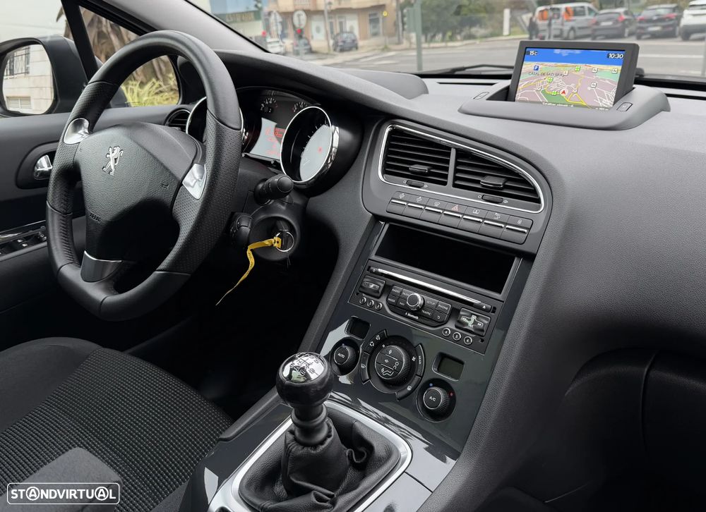 Peugeot 5008 1.6 BlueHDi Allure J17 - 22