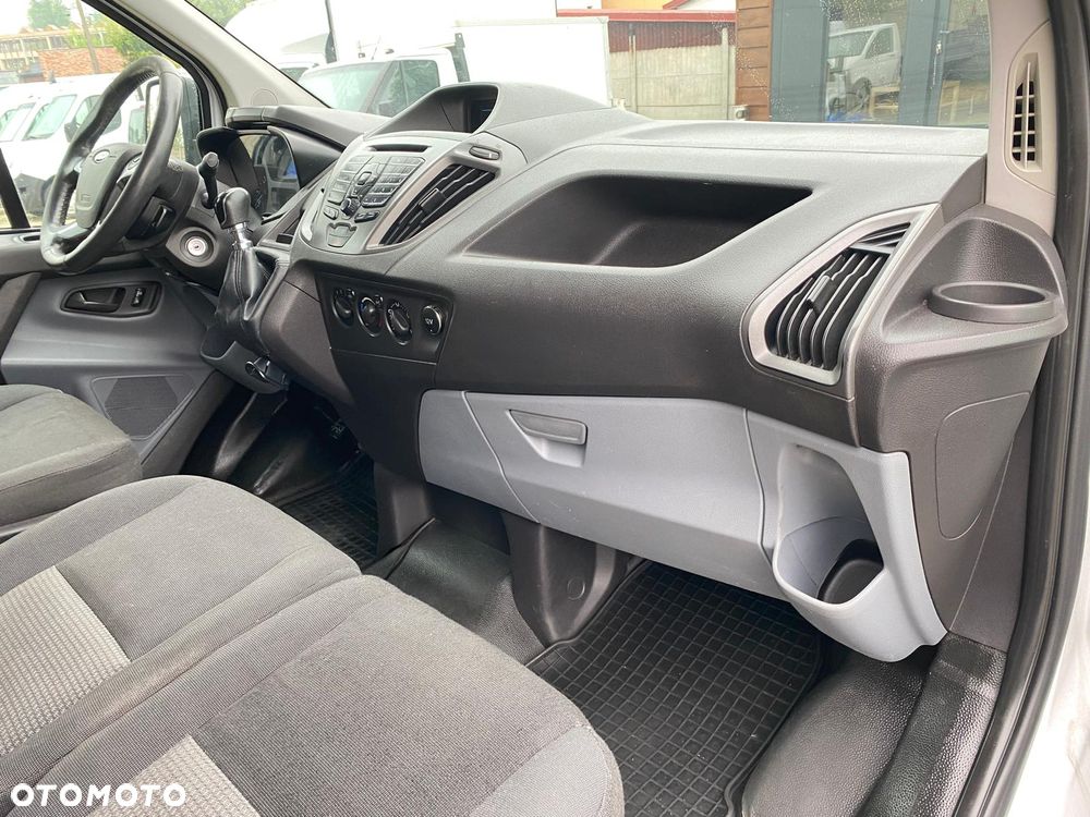 Ford TRANSIT CUSTOM - 17