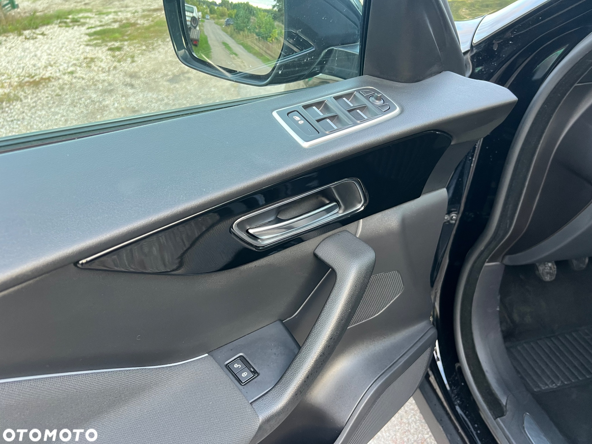 Jaguar F-Pace 2.0 i4D AWD Pure - 12