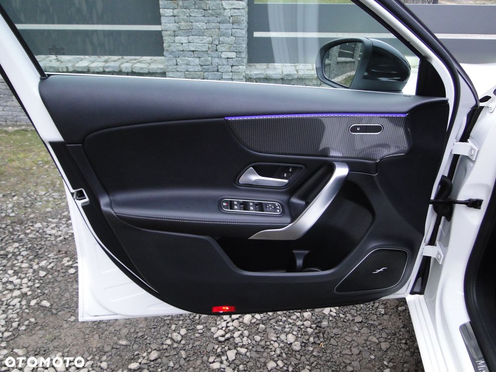Mercedes-Benz Klasa A 200 7G-DCT Edition 1 - 21