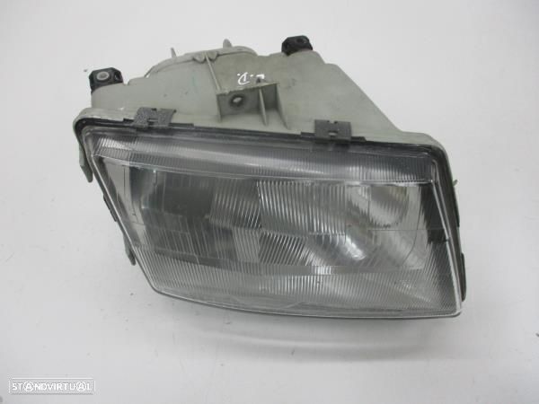 Otica / Farol Dto Mercedes-Benz Vito Caixa (638) - 5