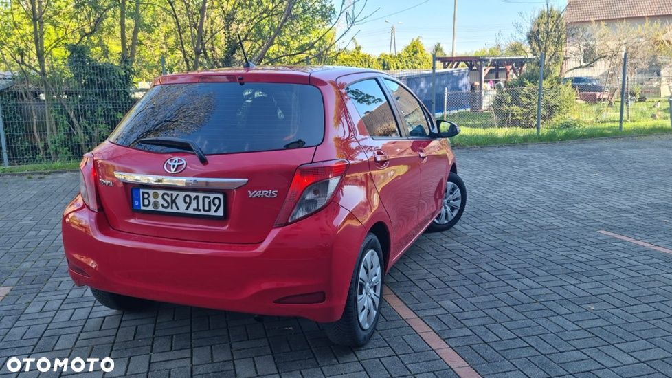 Toyota Yaris 1.33 Premium - 10