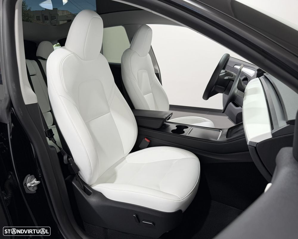 Tesla Model Y Performance Dual Motor AWD - 30
