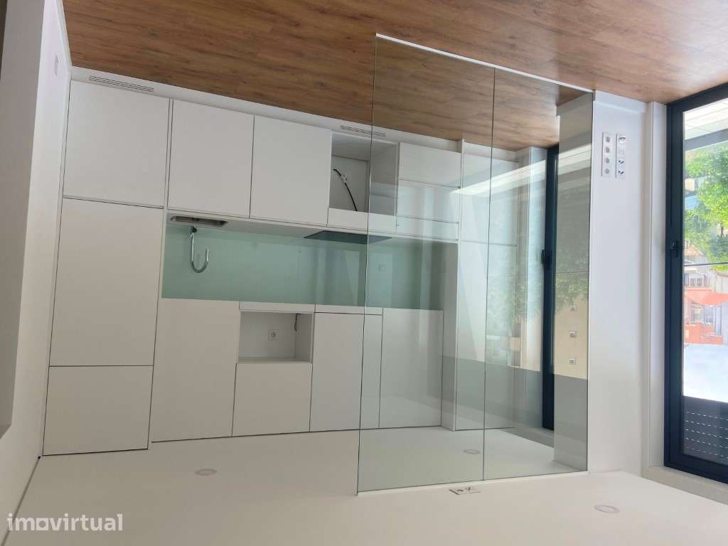 Apartamento T0 - Ao Hospital S. João - Novo / Garagem - Grande imagem: 4/16