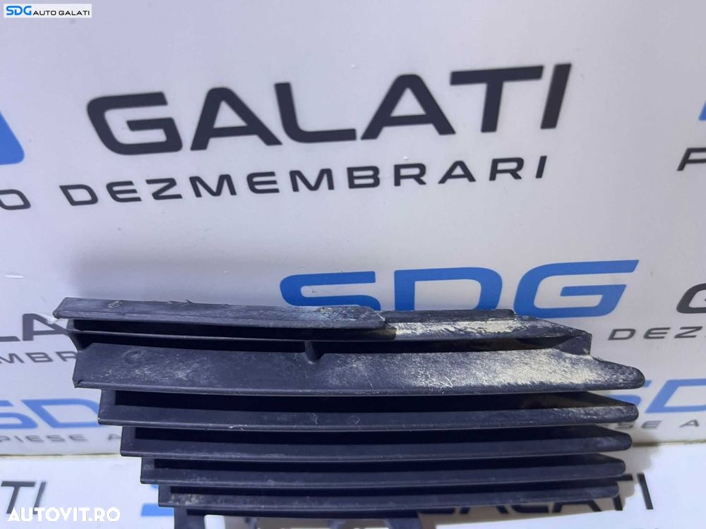 Grila Ornament Proiector Ceata Dreapta Spoiler Bara Fata Opel Vectra C Non Facelift 2002 - 2005 Cod 09186128 0551004542 [V0234] - 3