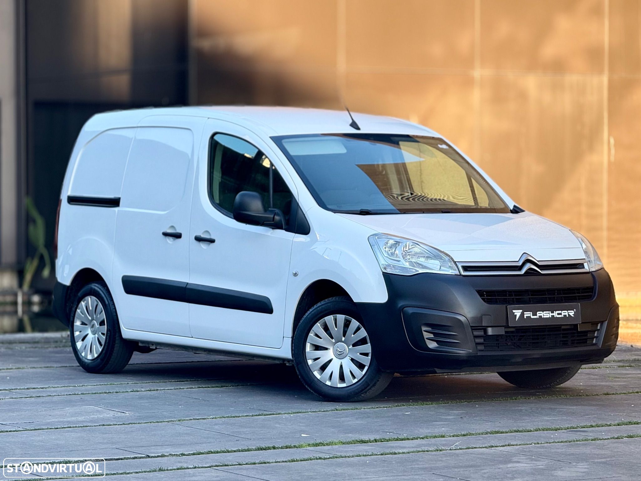 Citroën Berlingo 3lugares AUTOMÁTICA - 1