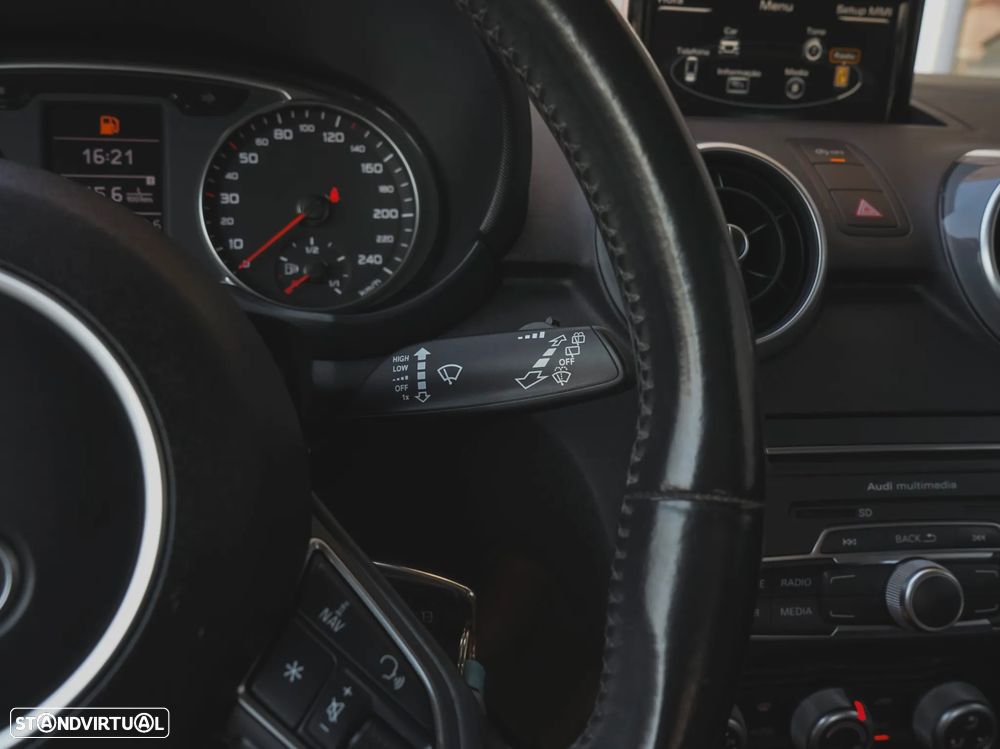 Audi A1 1.6 TDI S tronic design - 17
