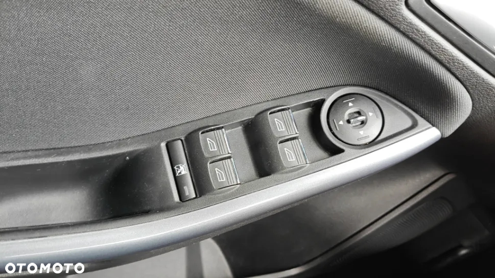 Ford Focus Turnier 1.6 TDCi DPF Start-Stopp-System Titanium - 17