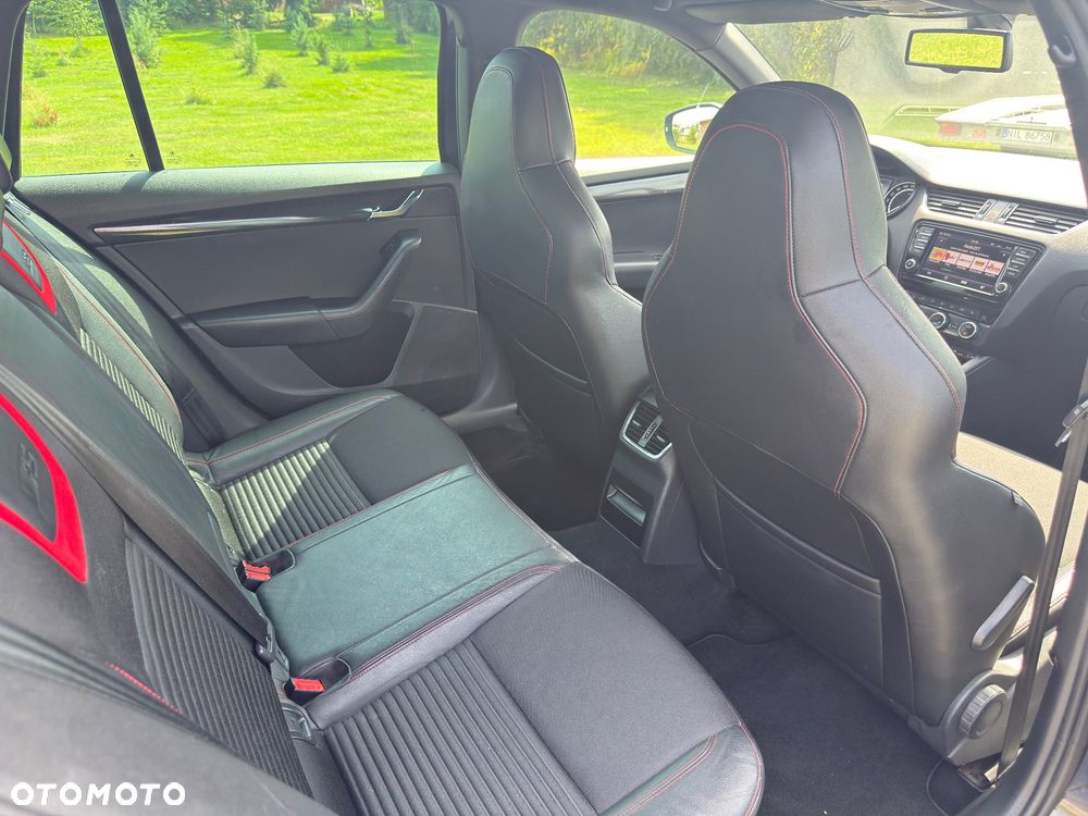 Skoda Octavia 2.0 TDI RS DSG - 32