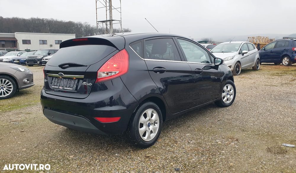 Ford Fiesta 1.6 TDCI SYNC Edition - 5