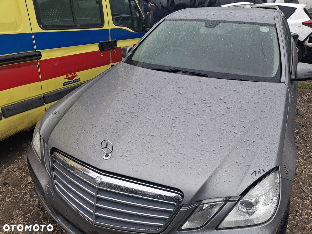 MERCEDES W212 SEDAN MASKA POKRYWA SILNIKA 792 - 2