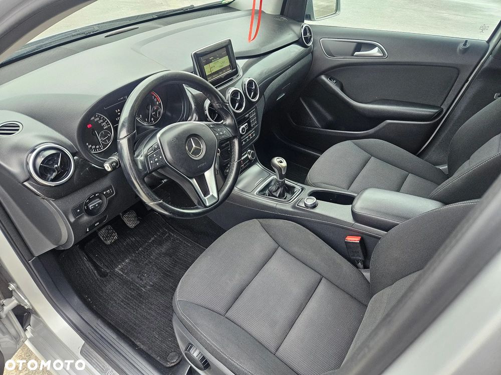 Mercedes-Benz Klasa B 180 (BlueEFFICIENCY) - 12