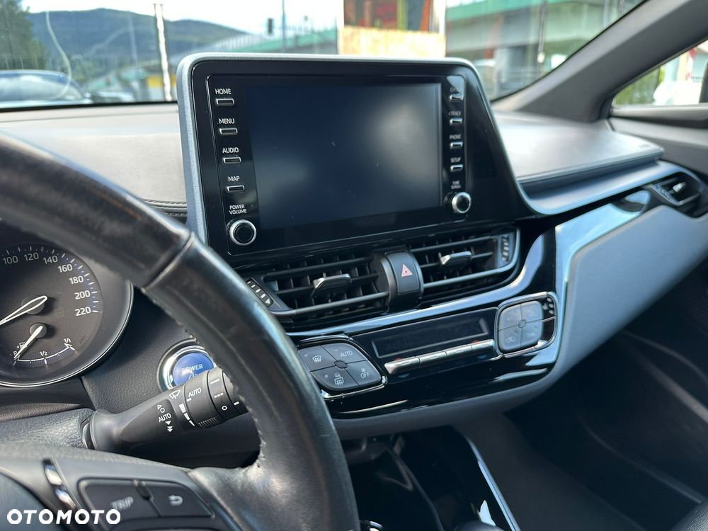 Toyota C-HR - 11