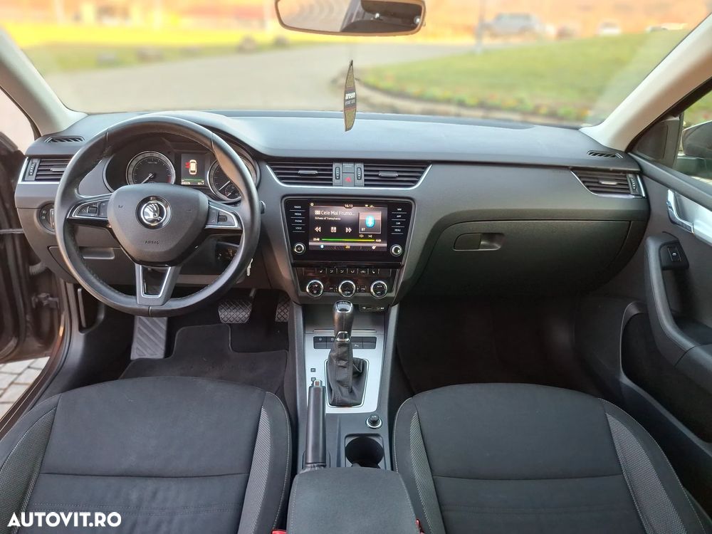 Skoda Octavia 1.6 TDI DSG Ambition - 8