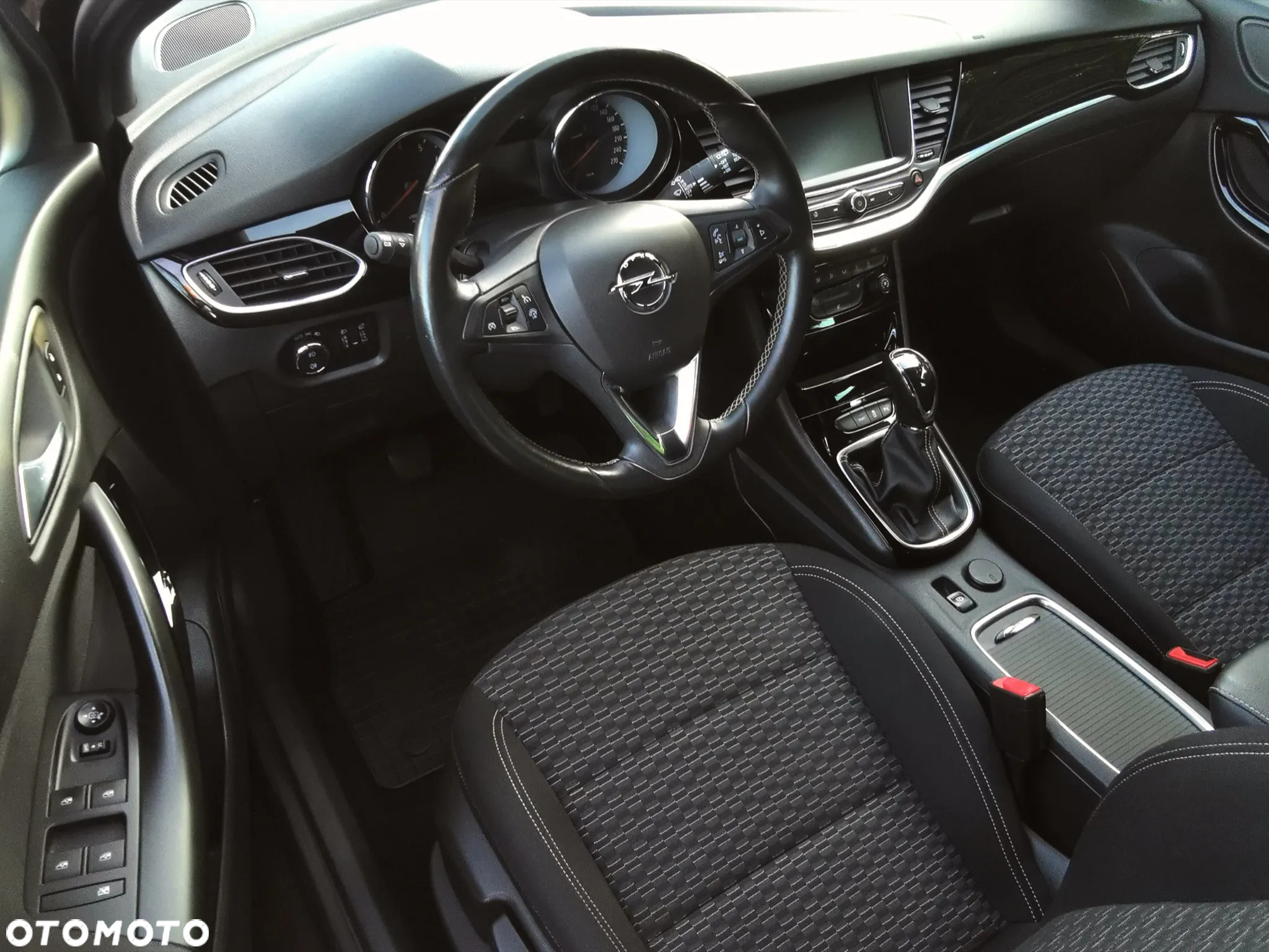 Opel Astra 1.4 Turbo Innovation - 29