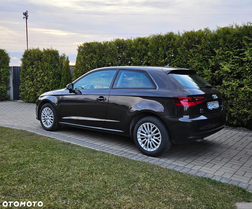 Audi A3 3-drzwiowe 1.6 TDI Attraction - 9