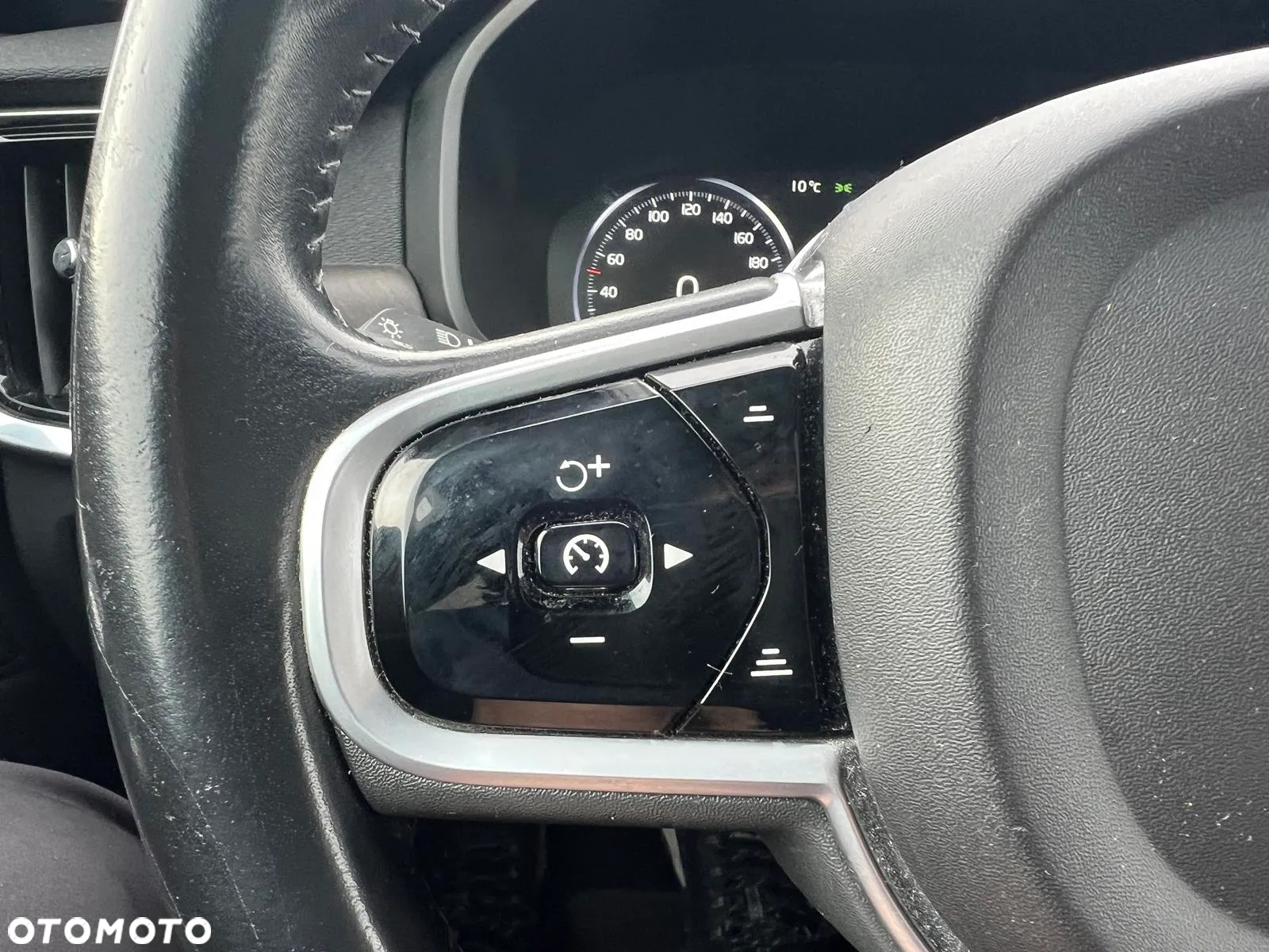 Volvo V90 Cross Country D5 AWD Pro - 13