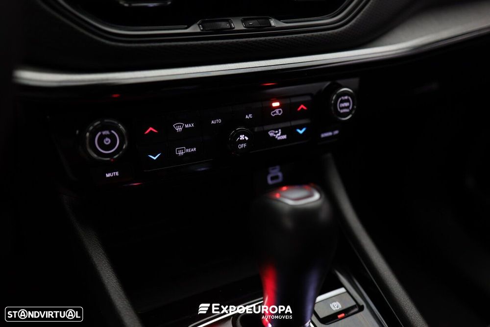 Jeep Compass - 25