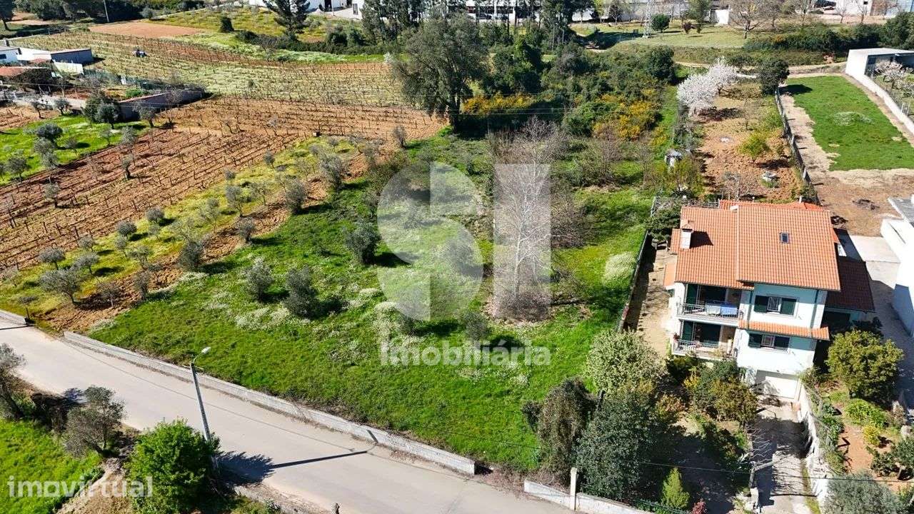 Terreno urbanizável - Grande imagem: 2/16