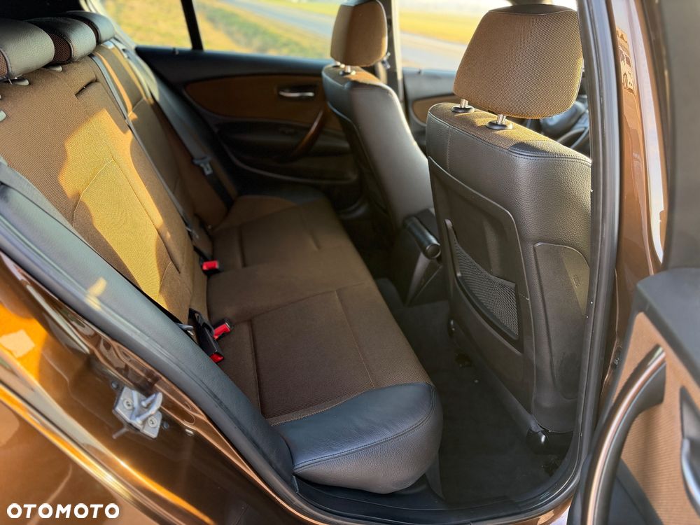 BMW Seria 1 120d - 28