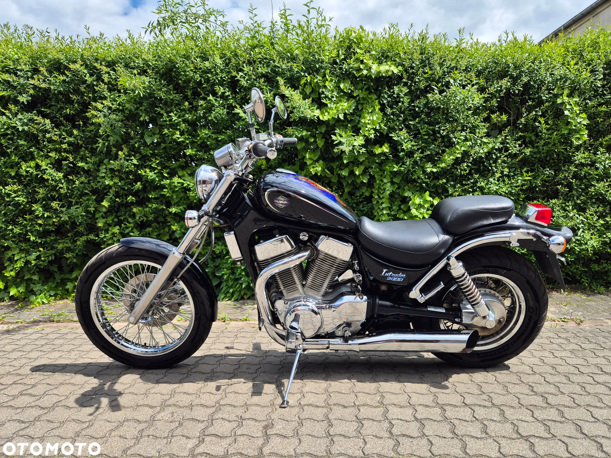 Suzuki Intruder - 16
