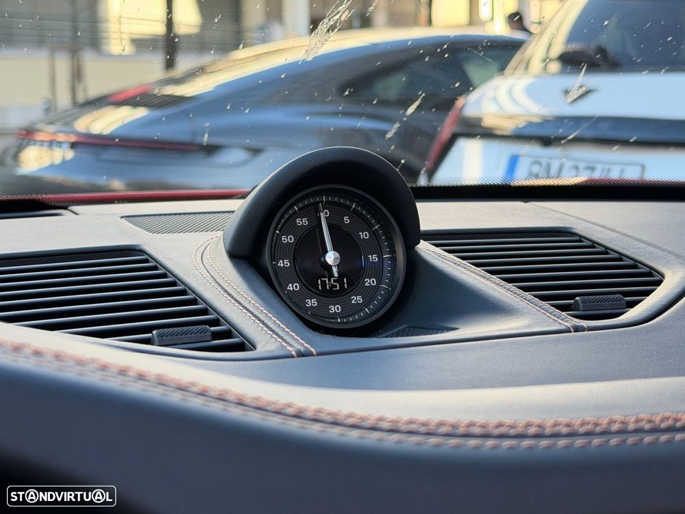 Porsche 911 (992) Carrera - 11