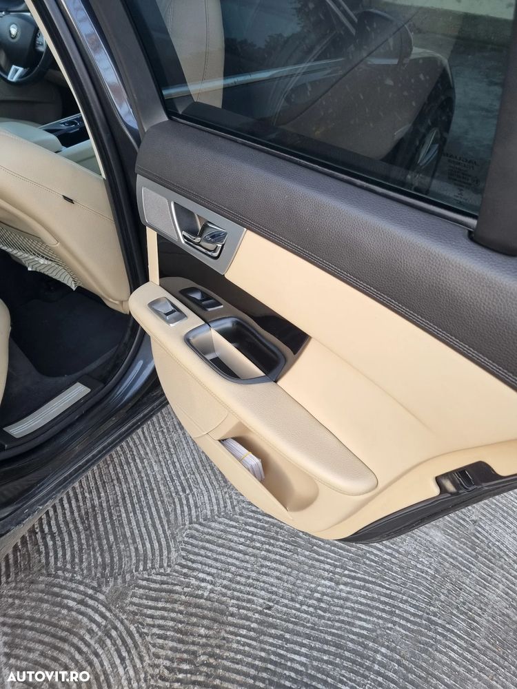 Jaguar XF 2.2D Premium Luxury - 6