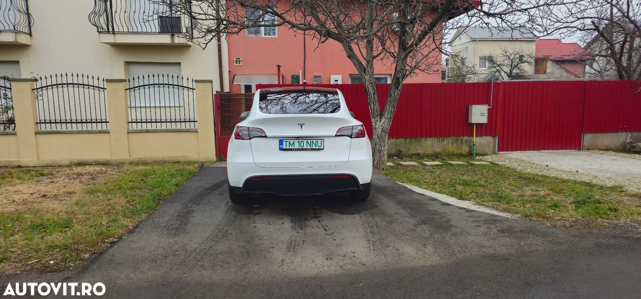 Tesla Model Y - 22